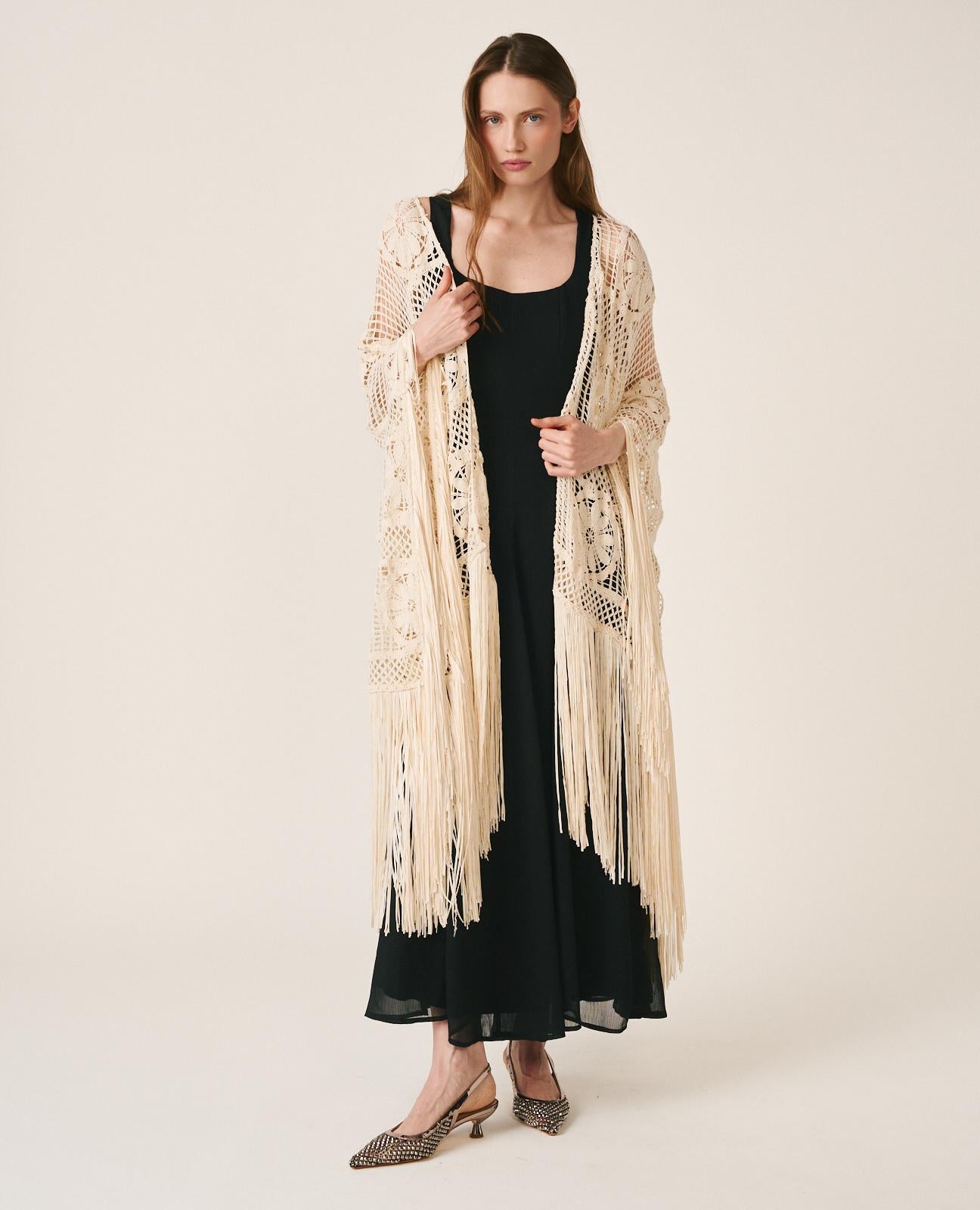 alma-en-pena-crocheted-kaftan-h-kel-kaftan-aus-baumwolle-in-wei-rmellos image 4