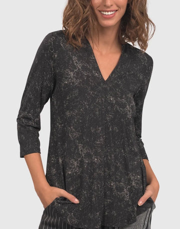 alembika-urban-essential-v-neck-top-galaxy image 3