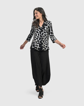 alembika-hypnotic-signature-v-neck-top-silver image 8
