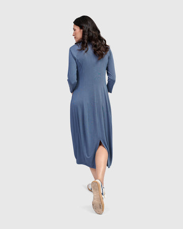 alembika-essential-cocoon-kleid-blue-mist image 5