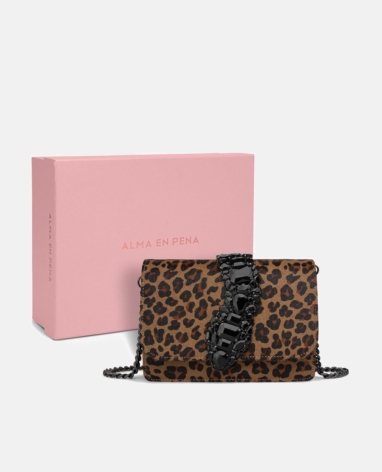 alma-en-pena-snake-flap-schultertasche-camel-leder-kette image 4