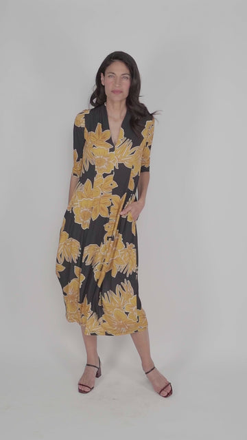 alembika-island-cocoon-kleid-gold image 6