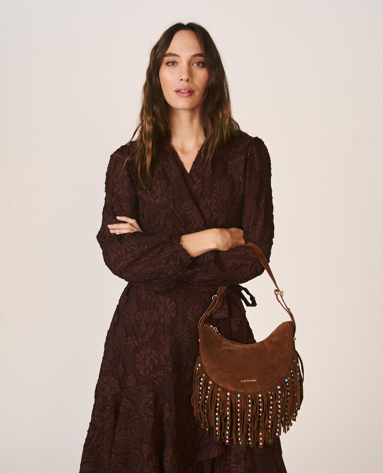alma-en-pena-alfa-64795-halbmond-tasche-aus-leder-mit-fransen-camel image 2