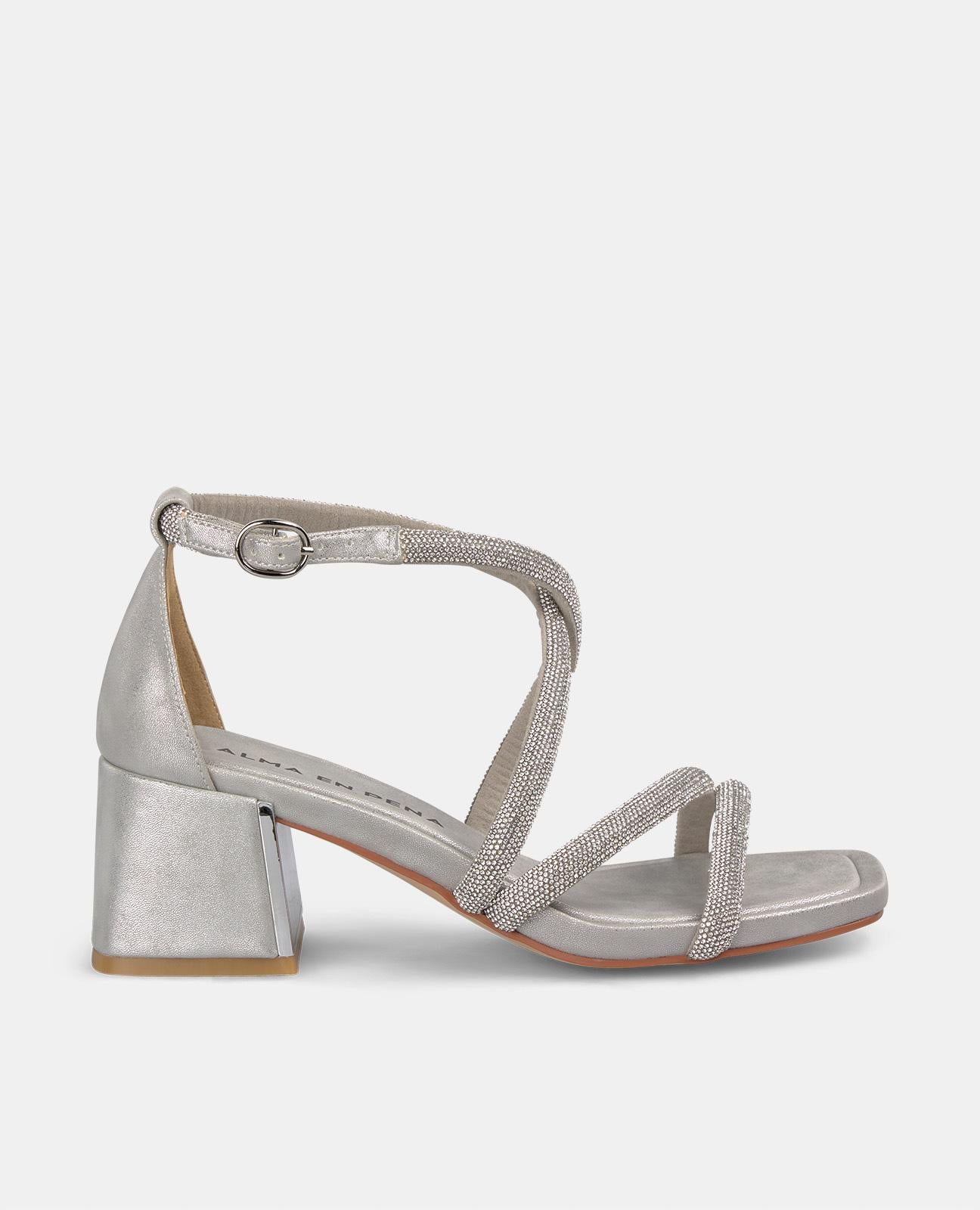 alma-en-pena-riemchen-sandalette-strass-gekreuzt-6-cm-absatz-silber image 1