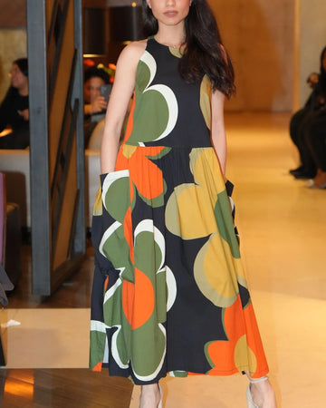 alembika-dina-rmelloses-maxi-kleid-floral image 2