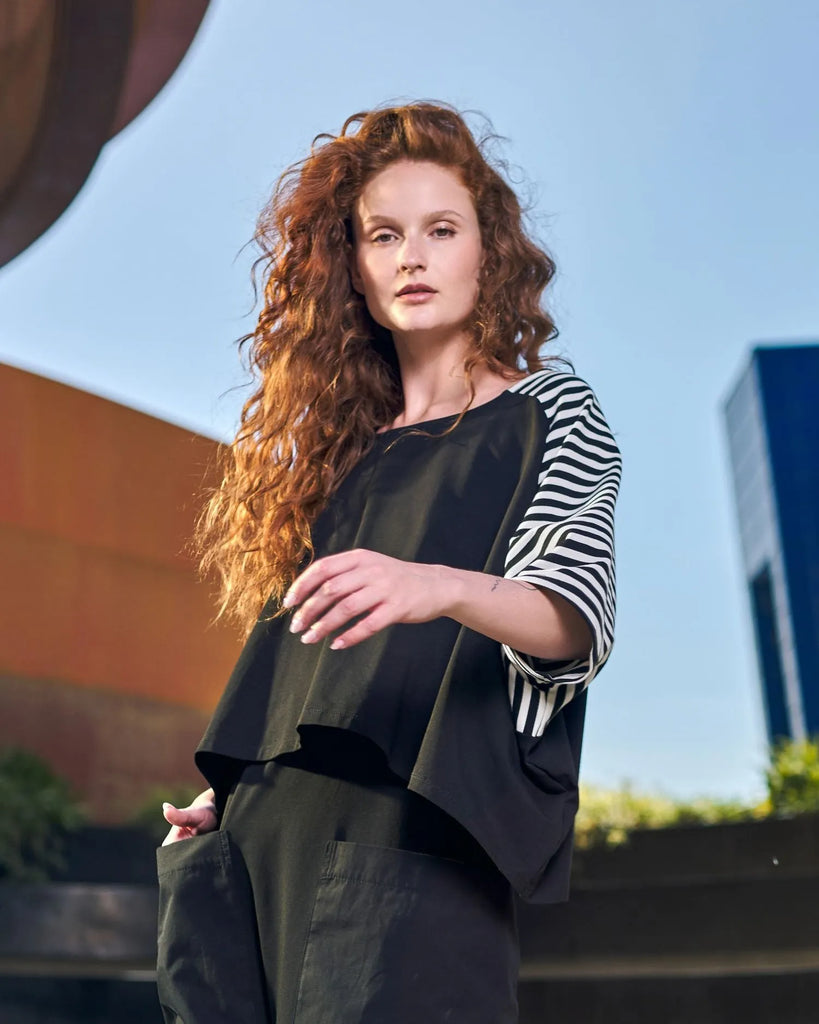 alembika-urban-commuter-tee-mono-cropped image 1