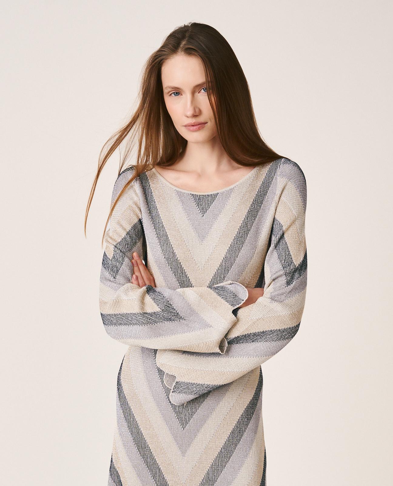 alma-en-pena-maxi-knit-dress-maxi-strickkleid-geometrie-print image 4