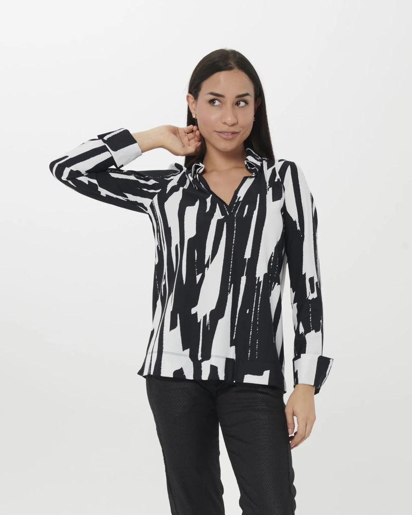 alembika-cyber-v-neck-pullover-top-brush image 1