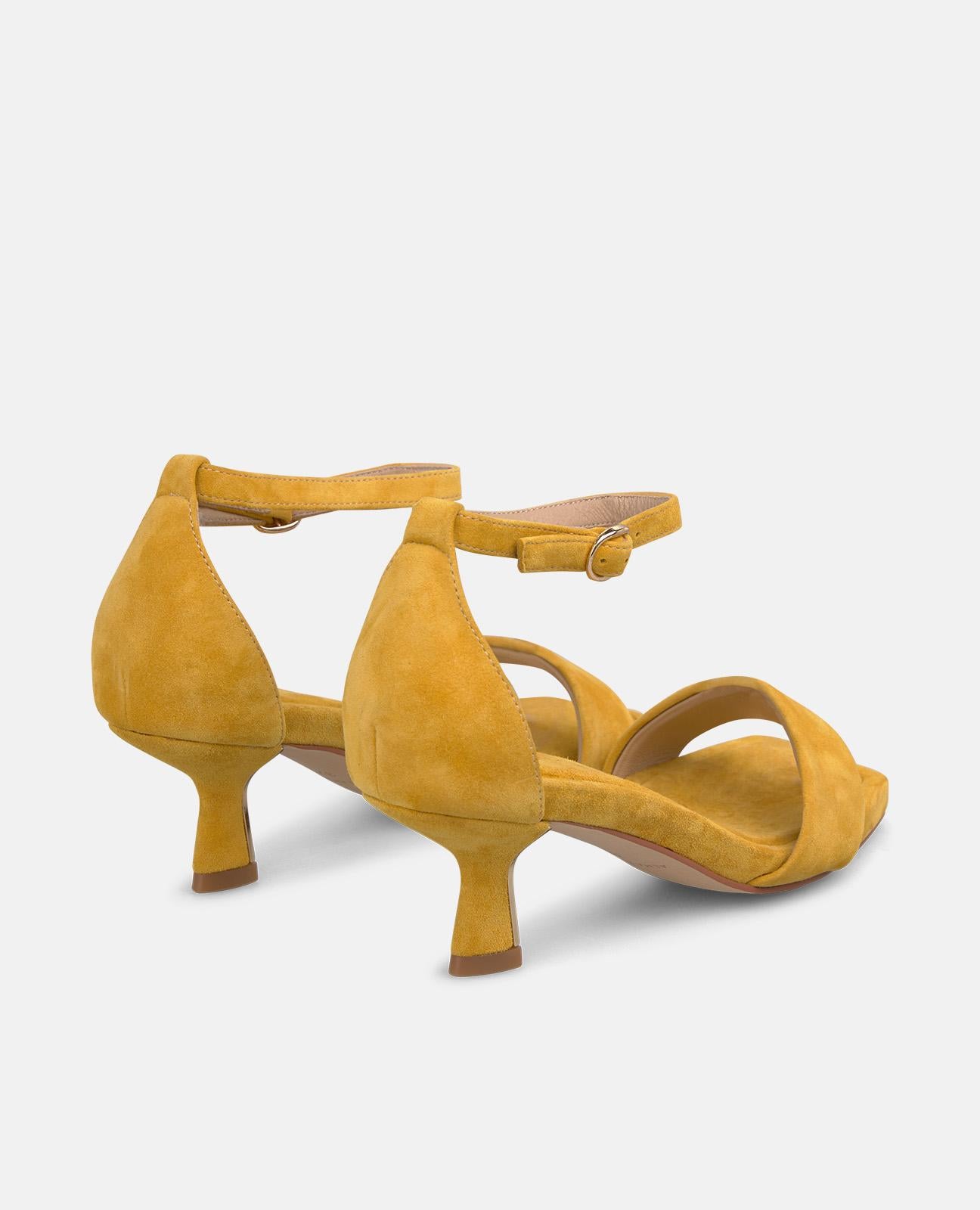 alma-en-pena-nappa-sandale-mit-vorderriemen-senf-sandalette-mit-5-5-cm-absatz image 3