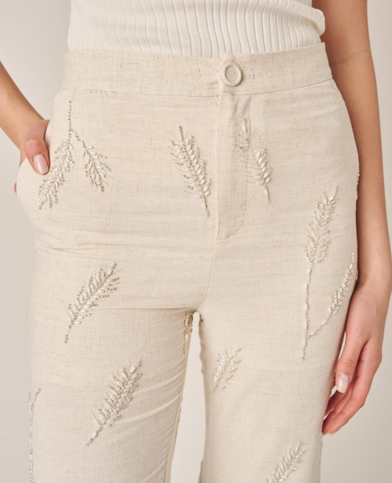 alma-en-pena-embroidered-flared-trousers-ausgestellte-hose-wei-mit-hren-stickere image 3