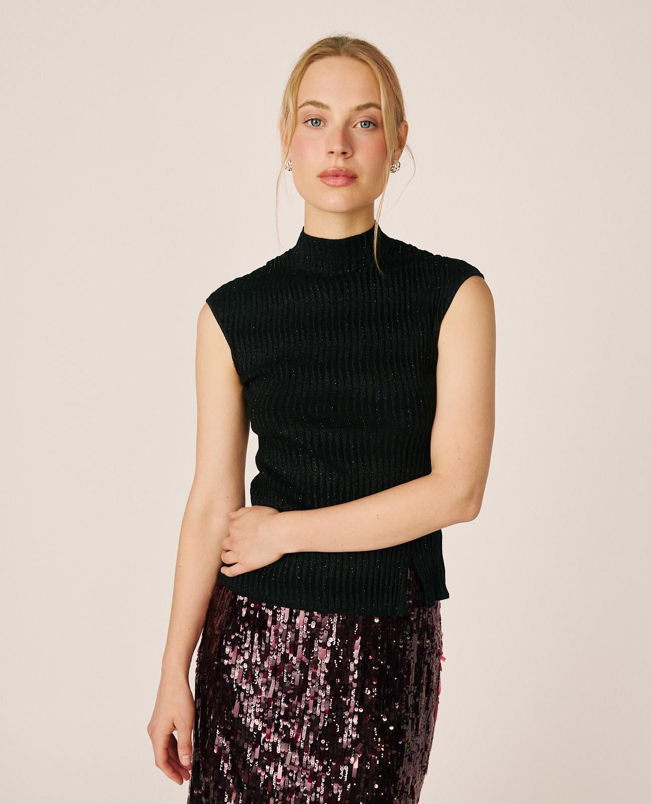 alma-en-pena-rmelloses-top-schwarz-rippstrick-top-mit-schlitz image 4