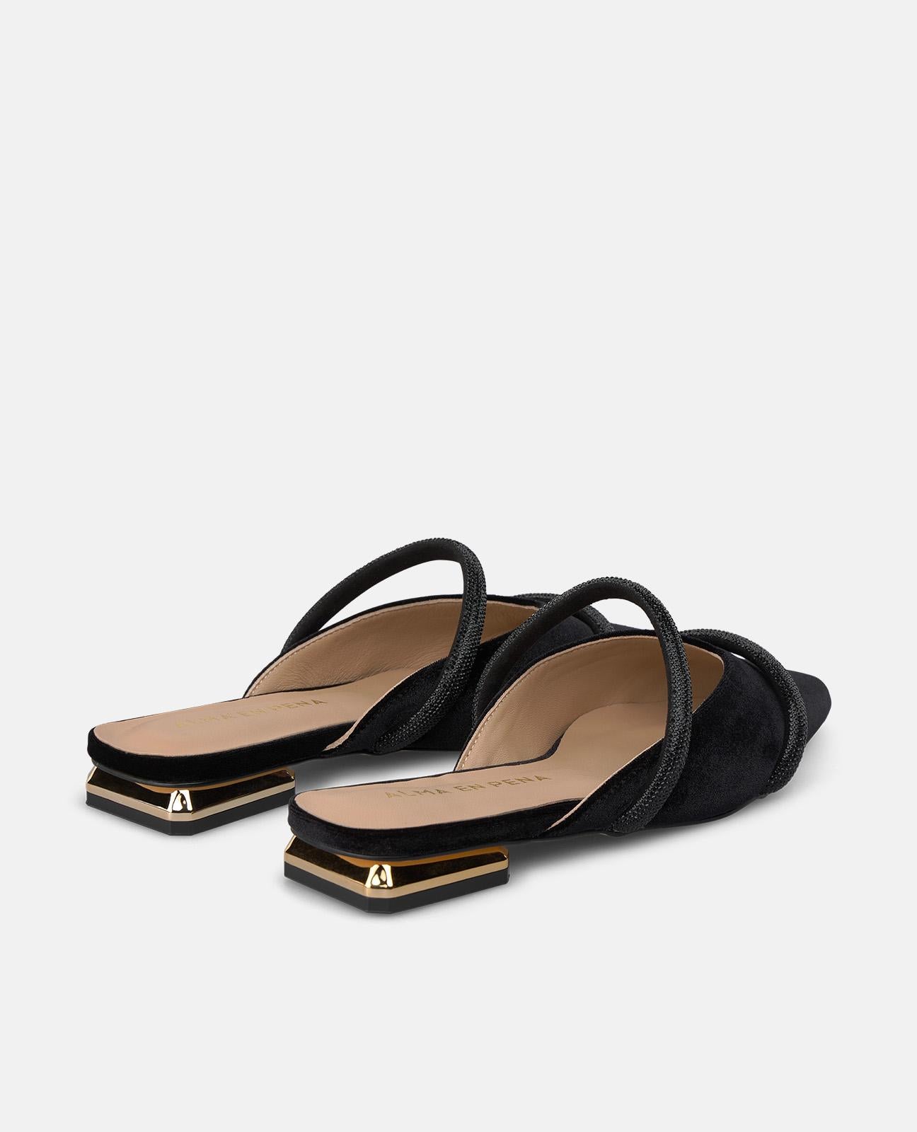 alma-en-pena-samt-mules-schwarz-offene-fersenpantoletten-mit-keil-metallic image 3