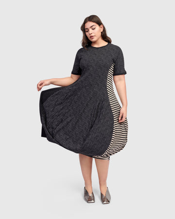 alembika-urban-yucatan-crew-cocoon-kleid-streifen image 2