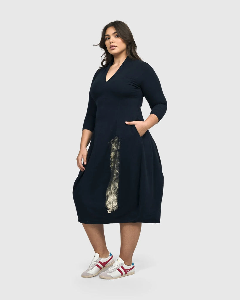 alembika-laurel-cocoon-kleid-navy image 1