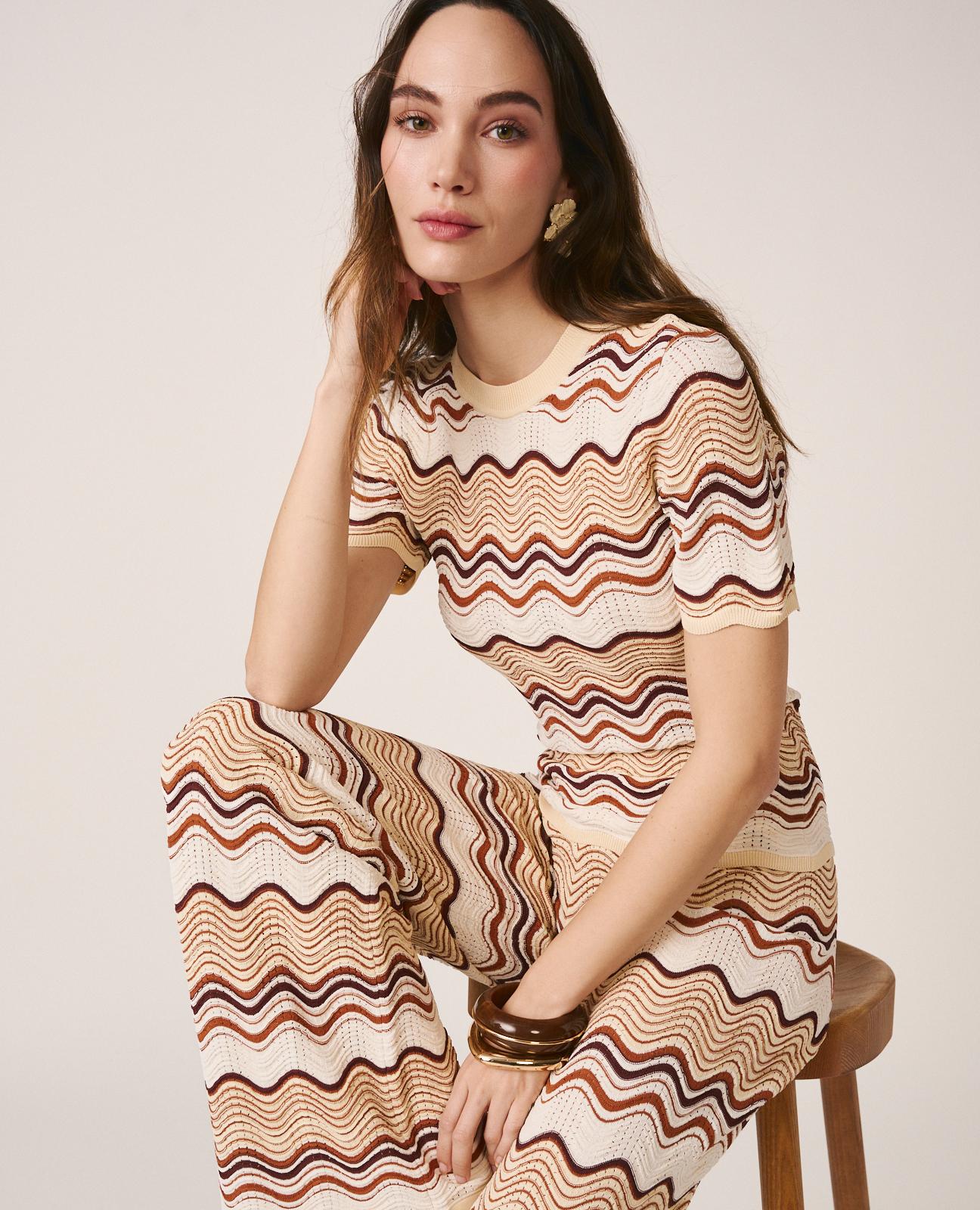 alma-en-pena-buntes-strick-top-mit-geometrie-muster-kurzarm-top image 1