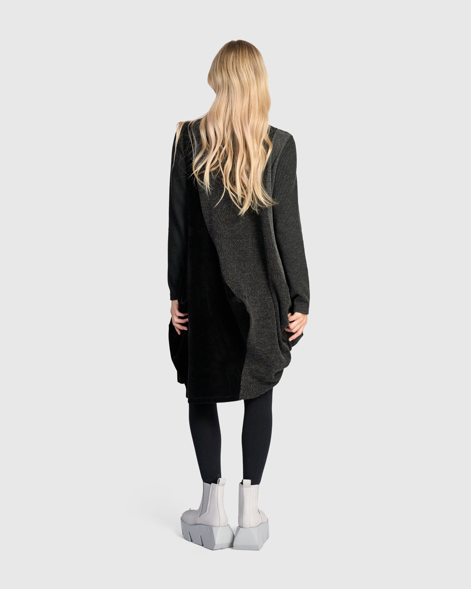 alembika-urban-myr-kleid-carbon-a-linie image 4