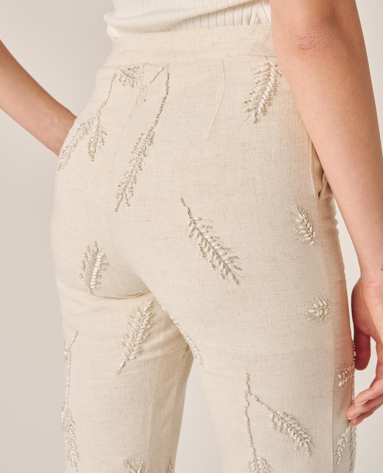 alma-en-pena-embroidered-flared-trousers-ausgestellte-hose-wei-mit-hren-stickere image 4