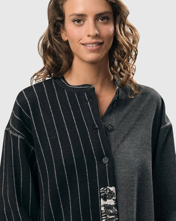 alembika-chalk-stripe-shirt-jacket-schwarz-hemdjacke image 4