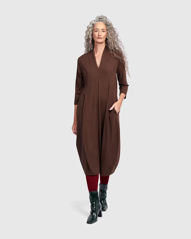 alembika-essential-cocoon-kleid-umber-midi-jerseykleid image 1