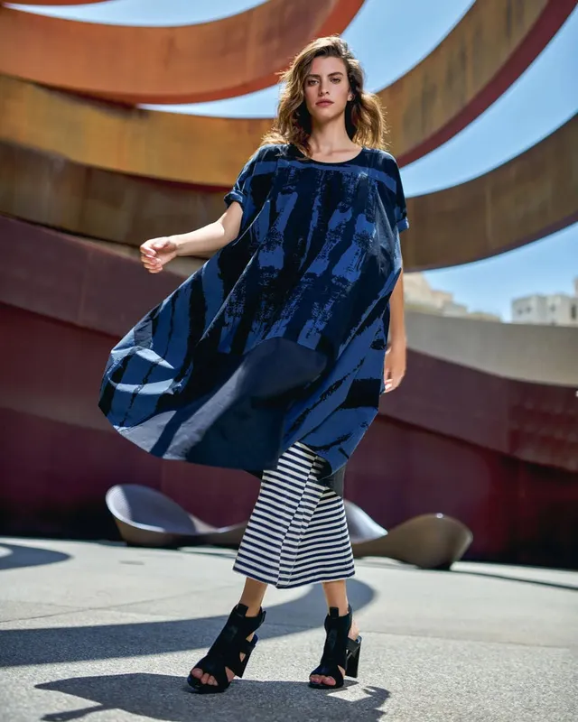 alembika-urban-streets-muumuu-kleid-navy-weites-baumwollkleid-mit-taschen image 1