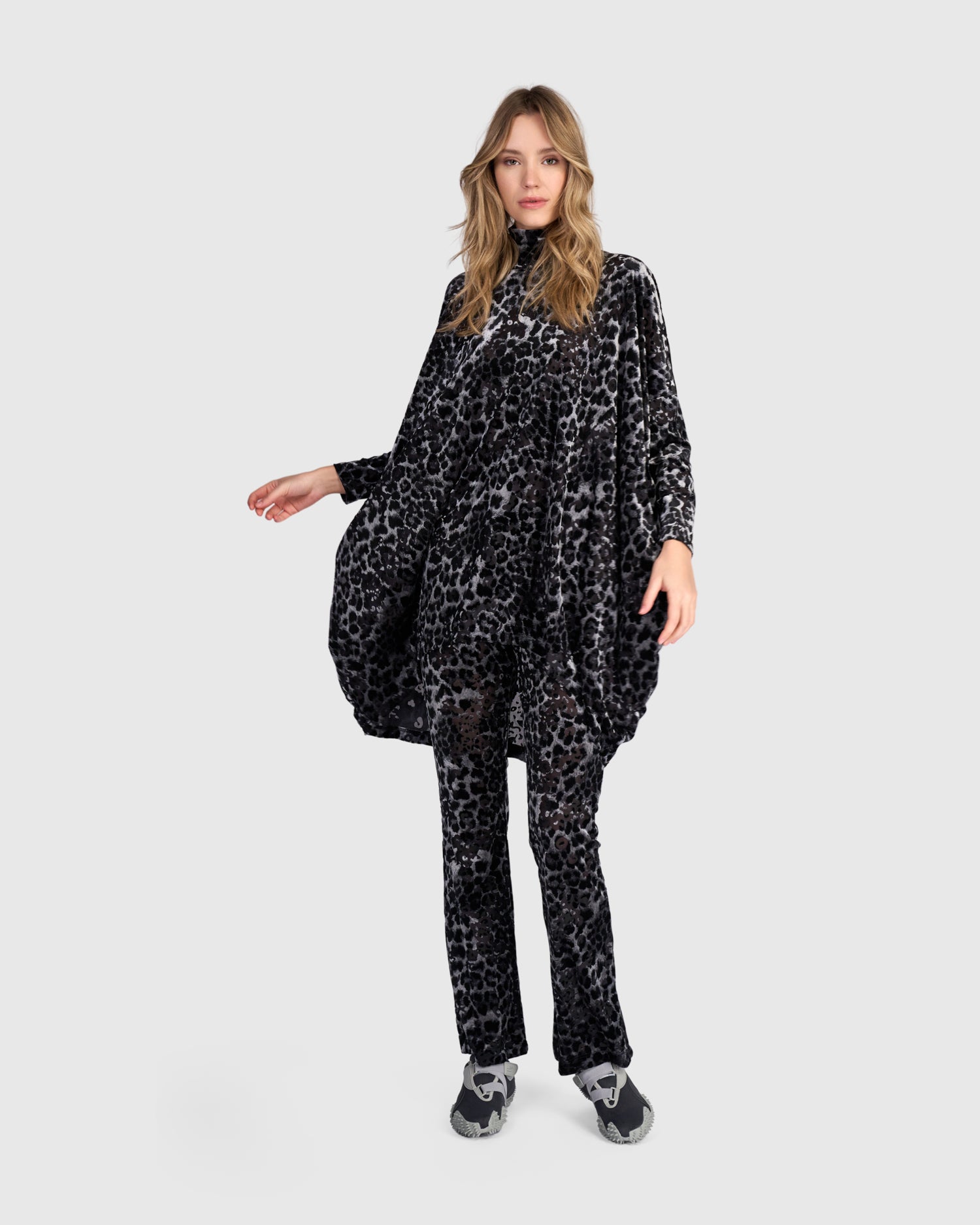alembika-bagheera-oversized-tunic-tunika-pewter-leopard image 2