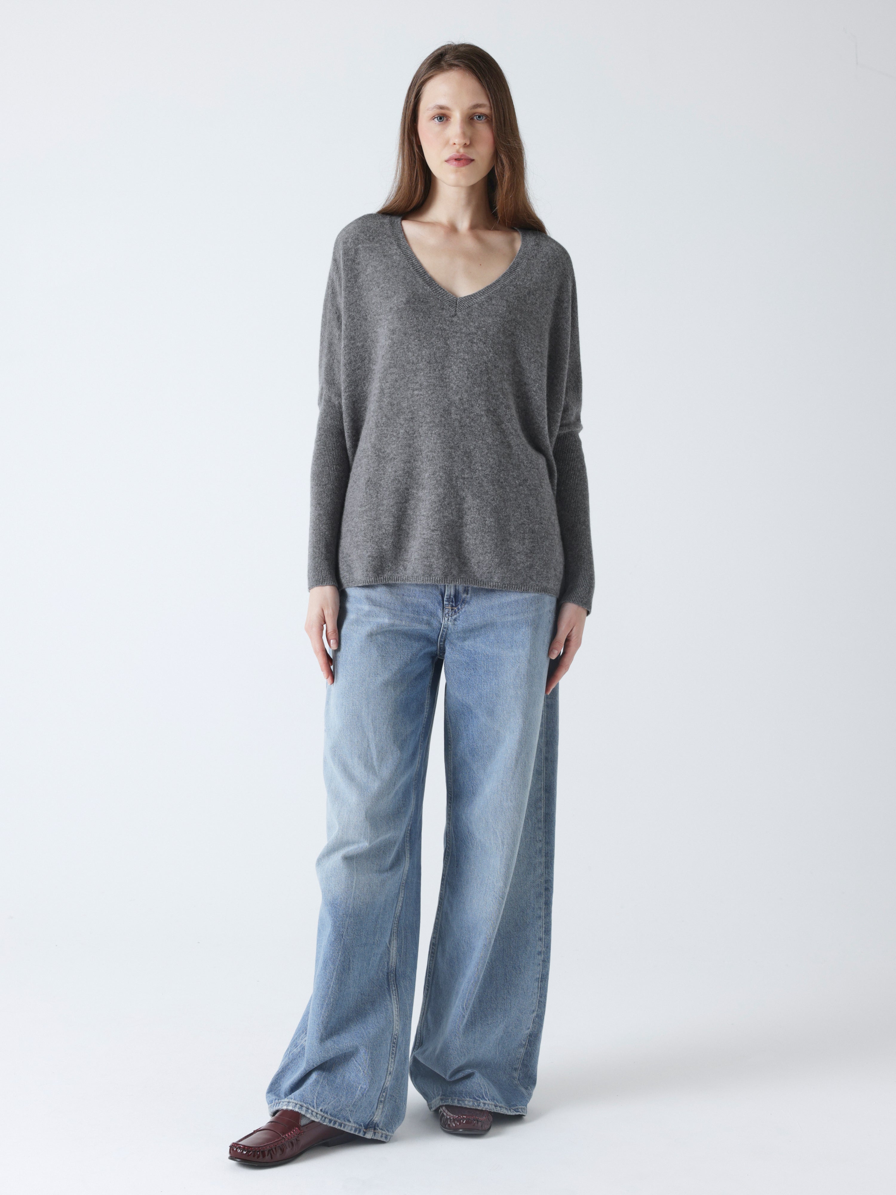 absolut-camille-damen-kaschmir-poncho-v-ausschnitt-grau image 4