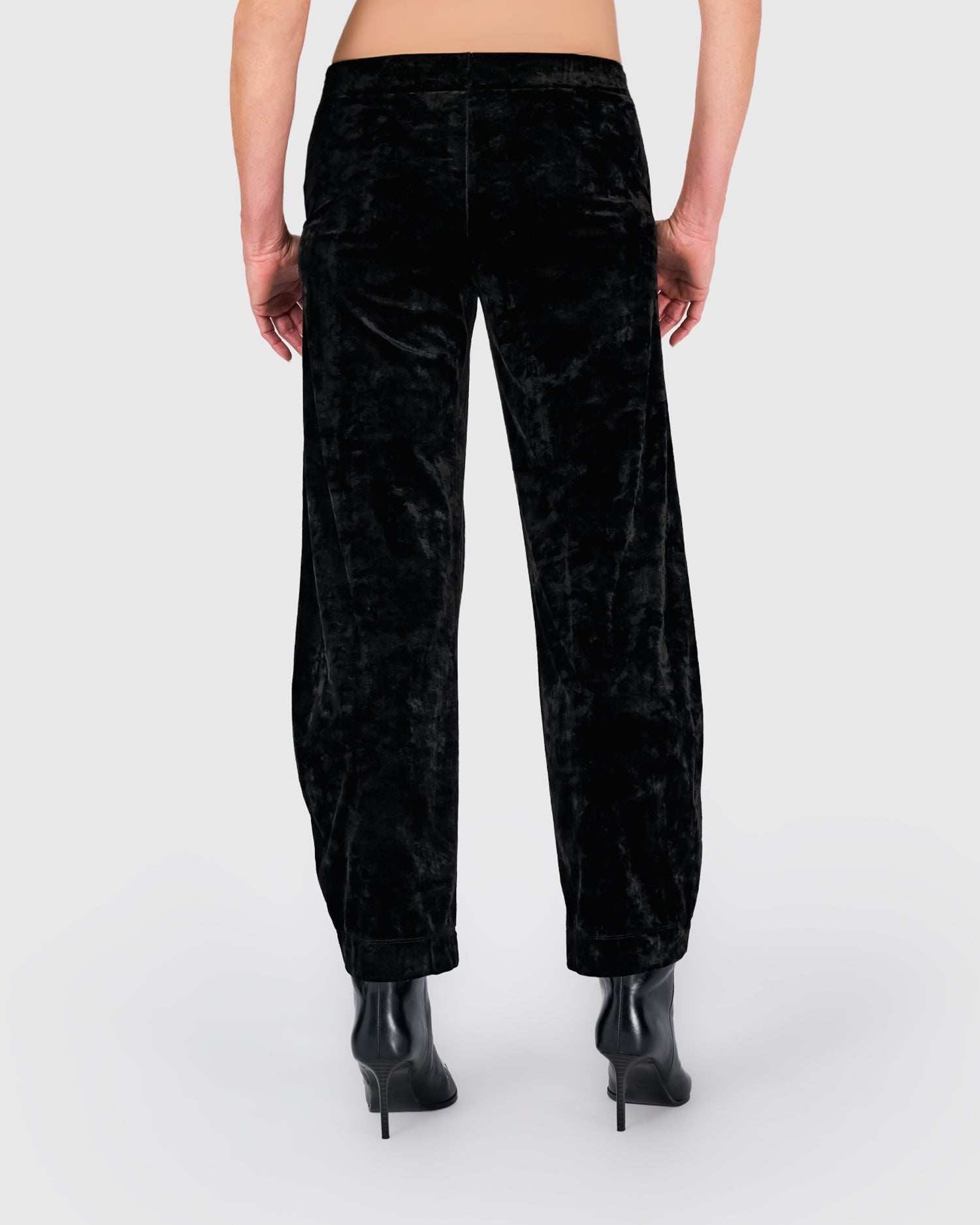 alembika-crushed-velvet-flow-pants-schwarz image 5