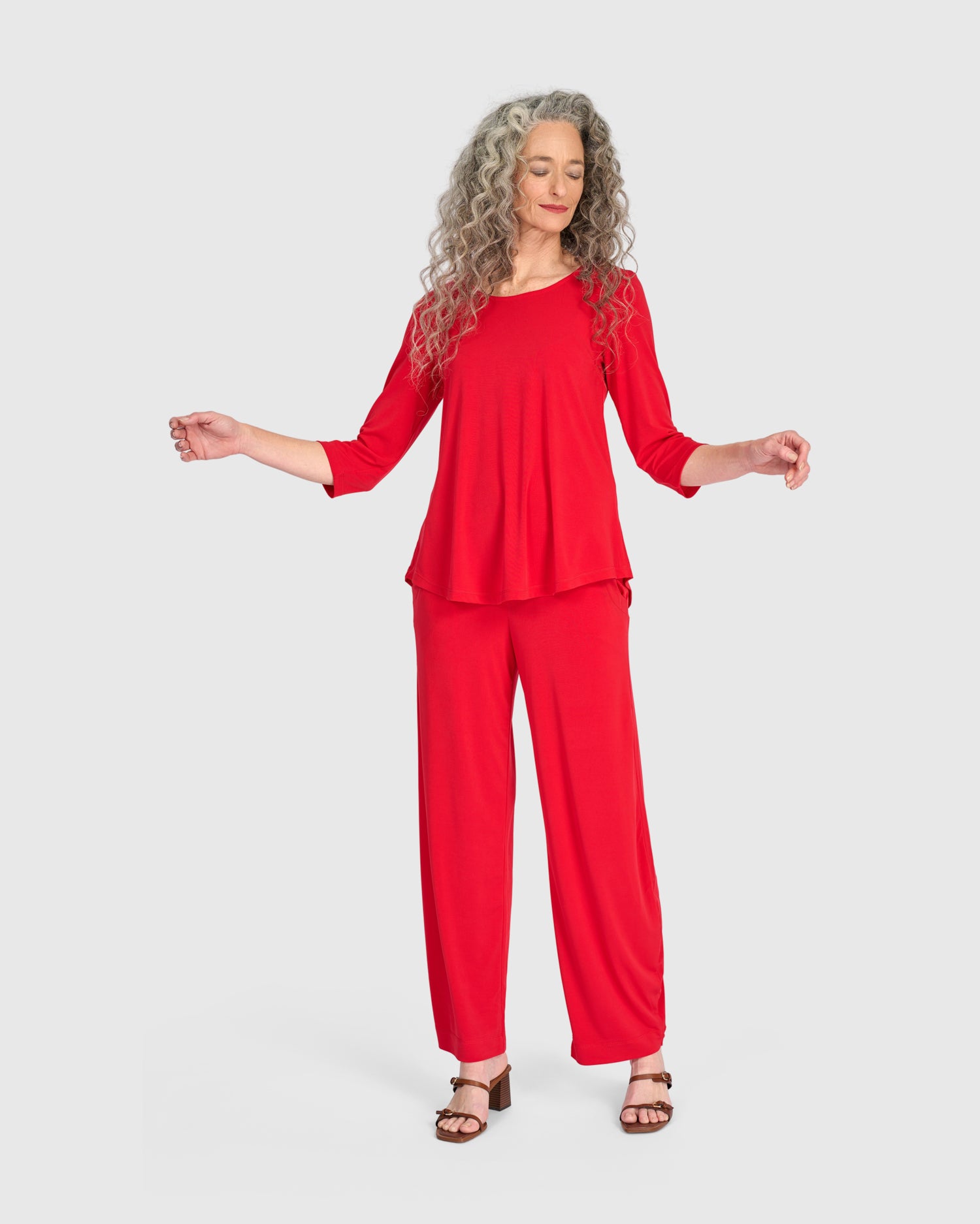 alembika-essential-slinky-crew-top-rot image 2