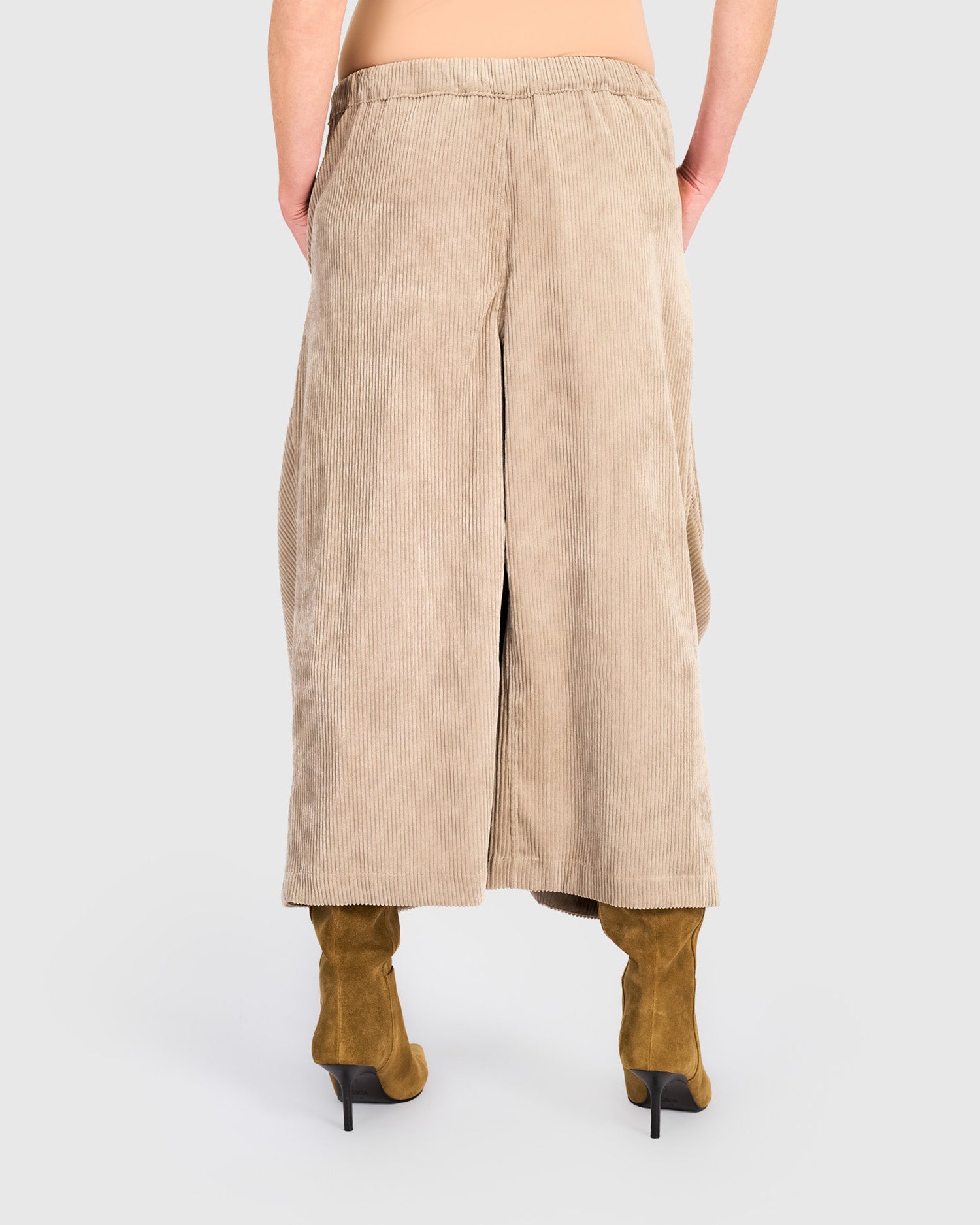 alembika-cord-harem-pockets-pants-sand image 6