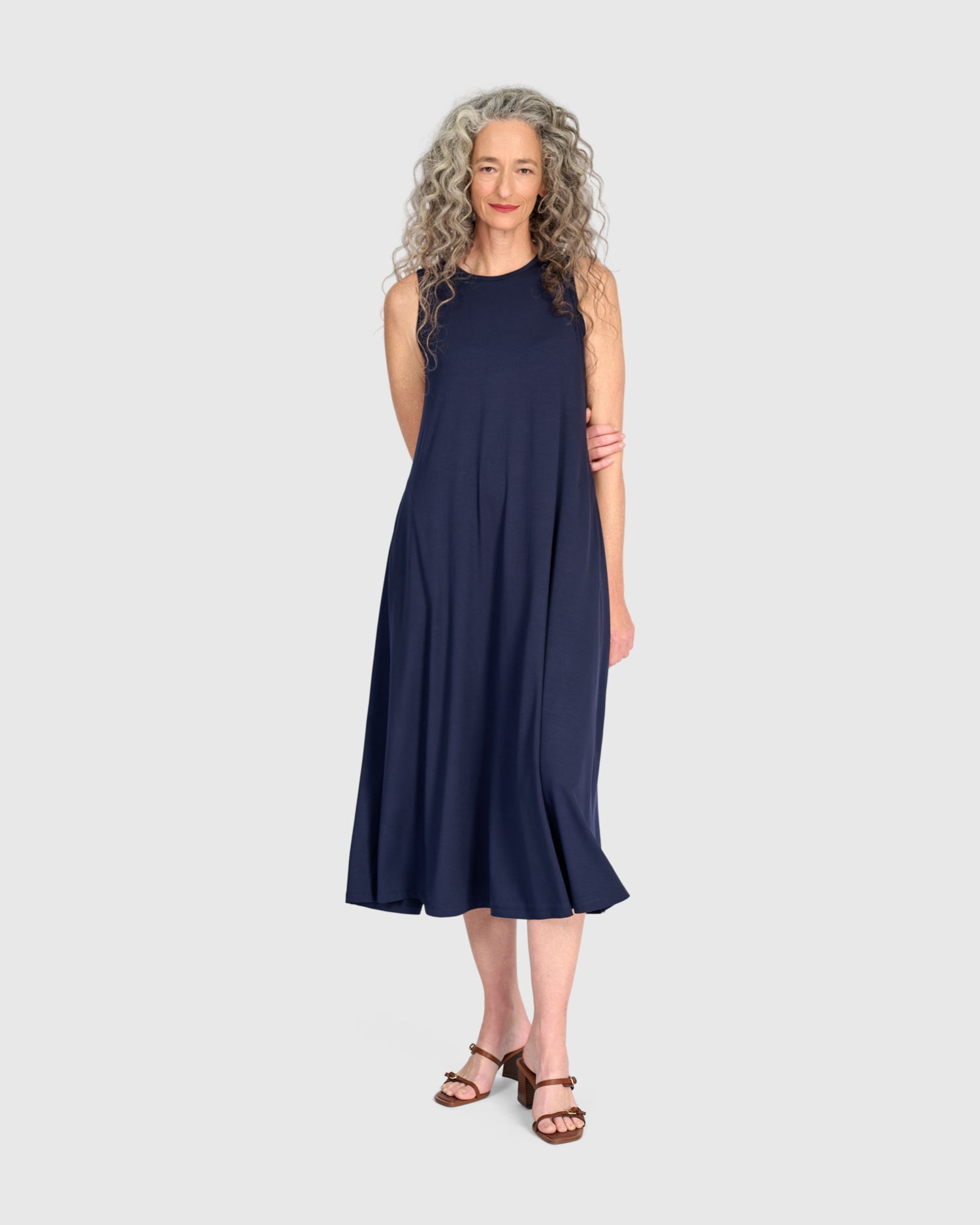 alembika-essential-sleeveless-a-linie-kleid-navy-midi image 2