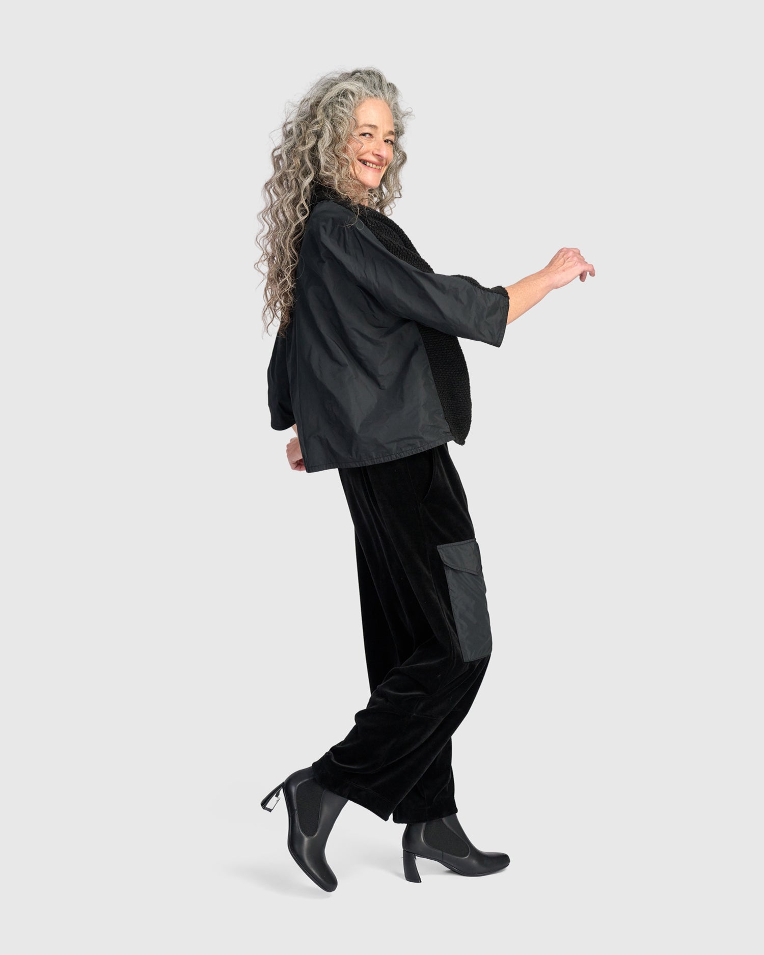 alembika-urban-knit-vav-top-black-oversize-oberteil image 4