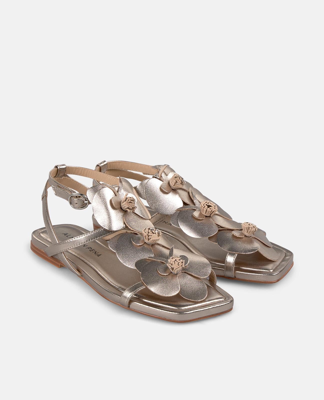 alma-en-pena-flat-sandal-flowers-flache-sandale-bronze-mit-blumen image 2