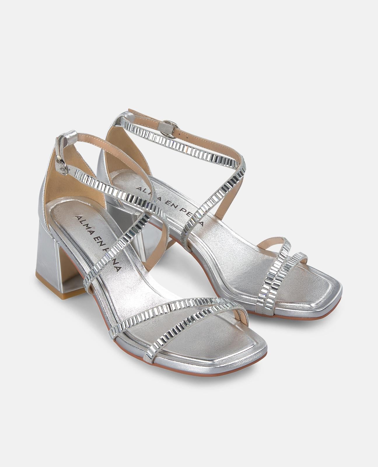 alma-en-pena-sandalen-mit-blockabsatz-und-kristall-riemen-silber-6-cm image 2