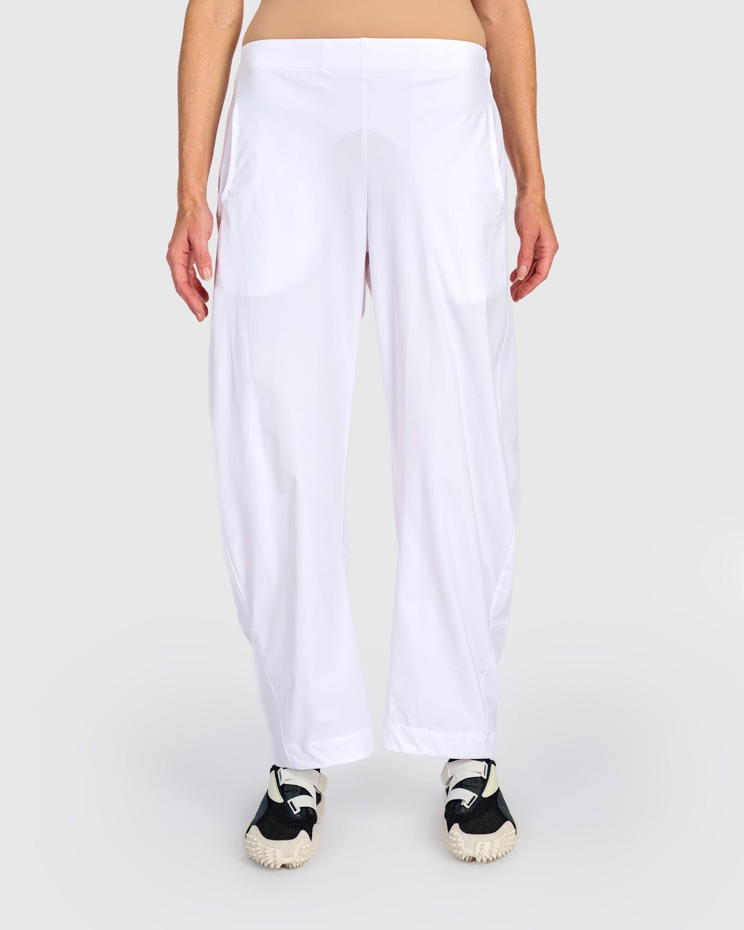 alembika-essential-tekbika-slim-barrel-pants-hose-wei image 1