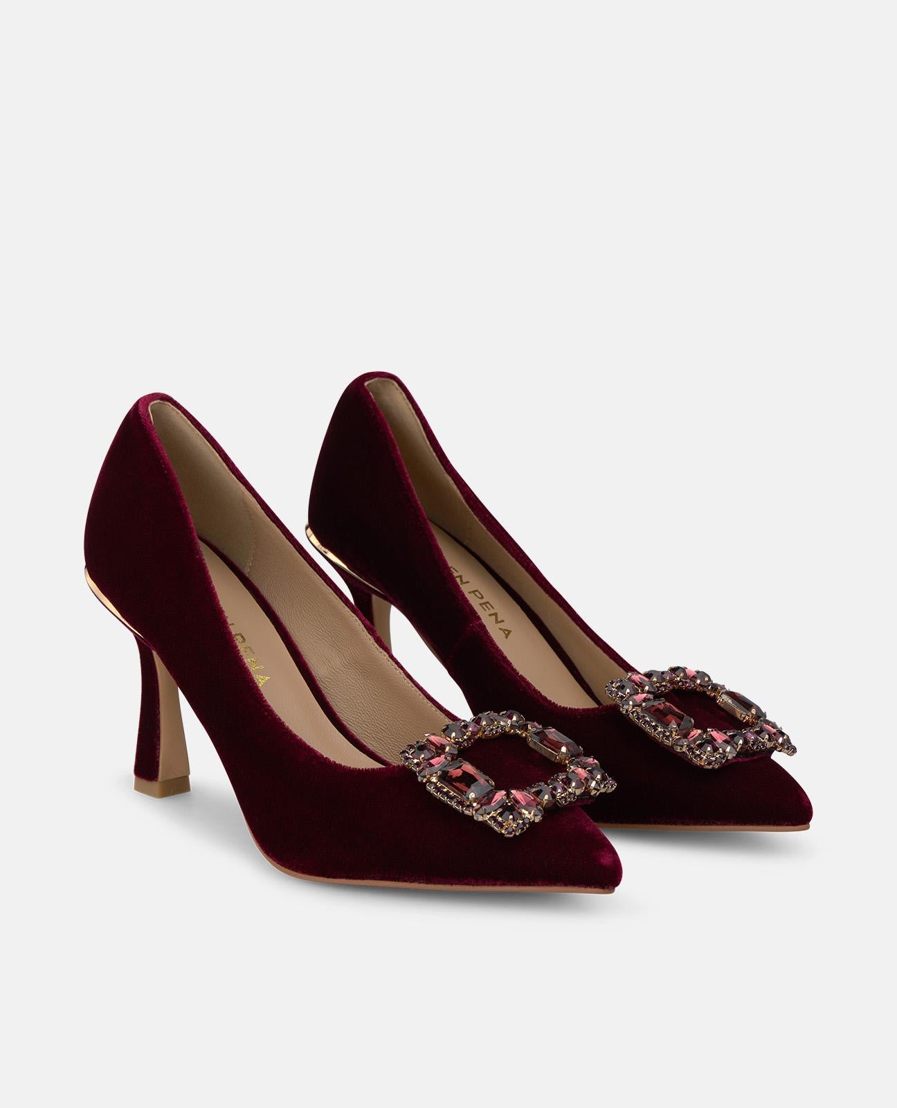alma-en-pena-alfa-64000-samt-pumps-mit-blume-bordeaux-8-cm image 2