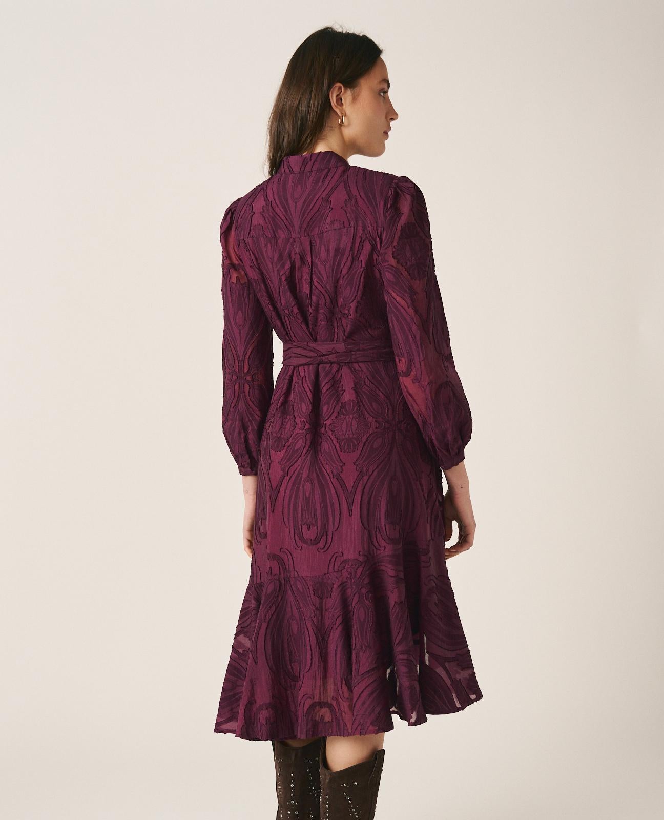alma-en-pena-jacquard-dress-jacquard-kleid-midi-langarm-violett image 7