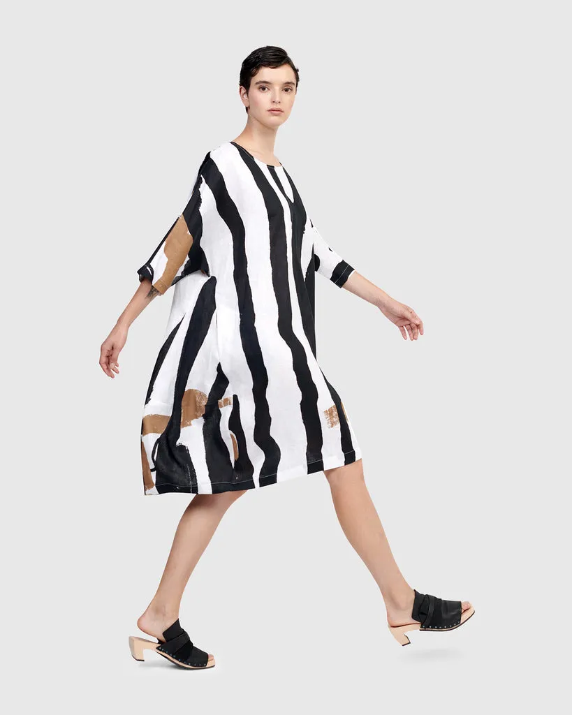 alembika-urban-amsterdam-oversized-dress-zebra-kleid image 1