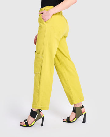 alembika-twill-papaya-relaxed-hose-marker-barrel-leg image 5