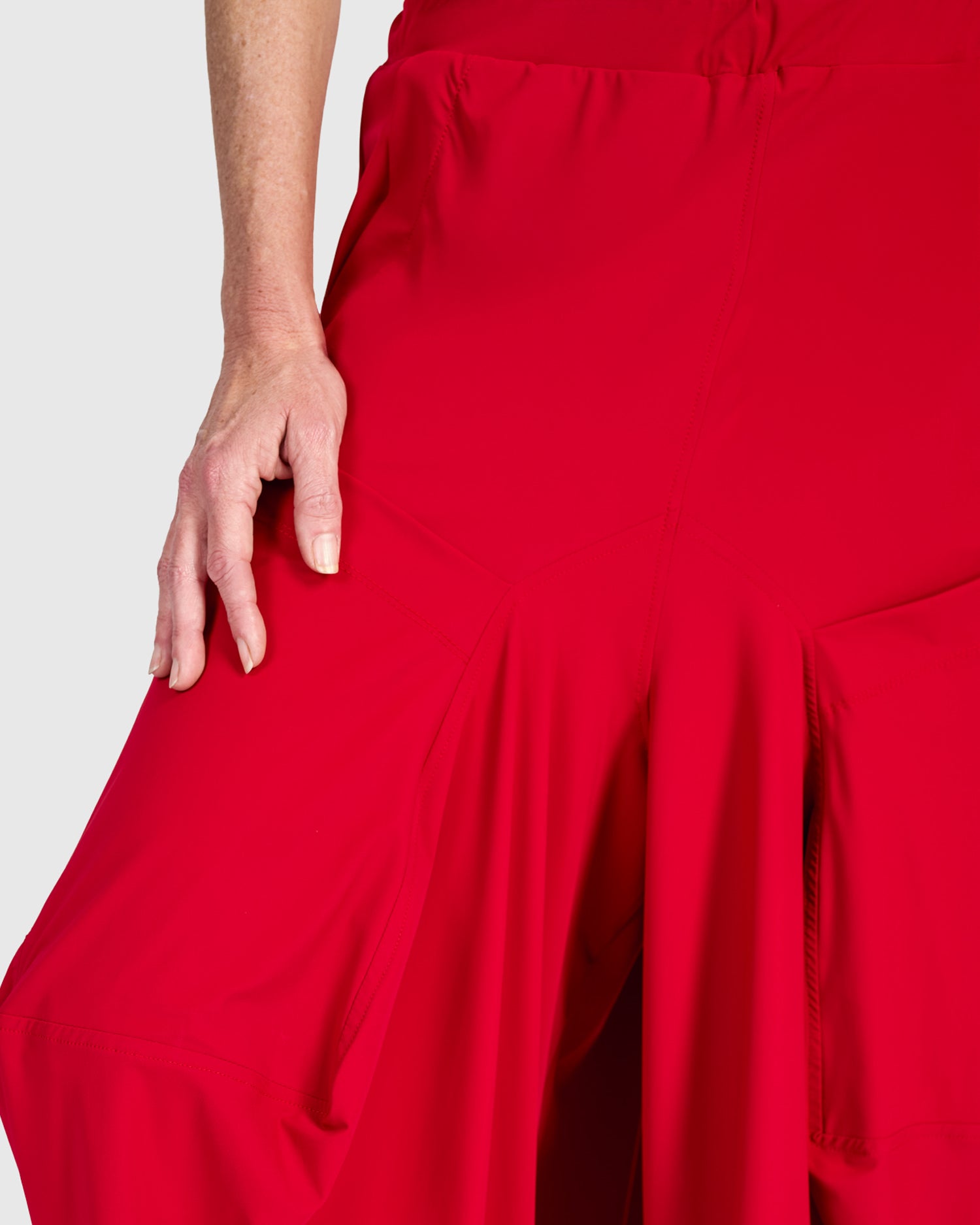 alembika-tekbika-harem-pockets-pants-red image 3