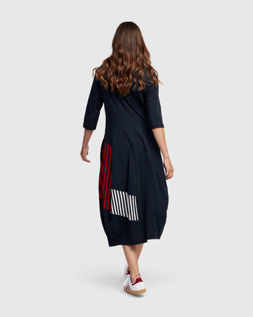 alembika-alyssa-cocoon-kleid-navy-midi-mit-taschen image 5