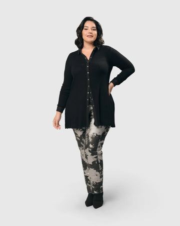 alembika-urban-ribbed-snap-front-tunika-top-schwarz image 2