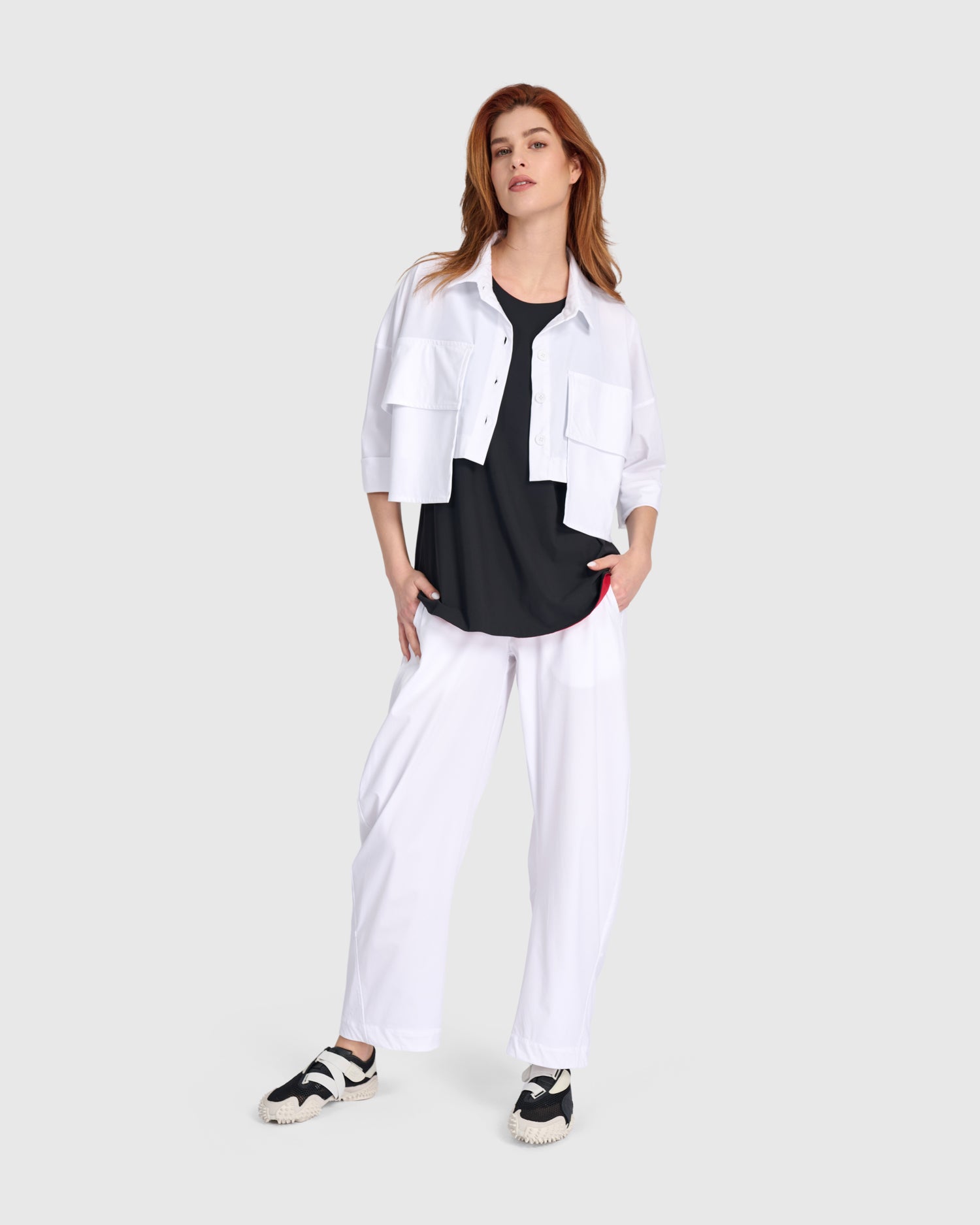 alembika-tekbika-crop-utility-topper-white-kurze-jacke-mit-upf-50 image 2