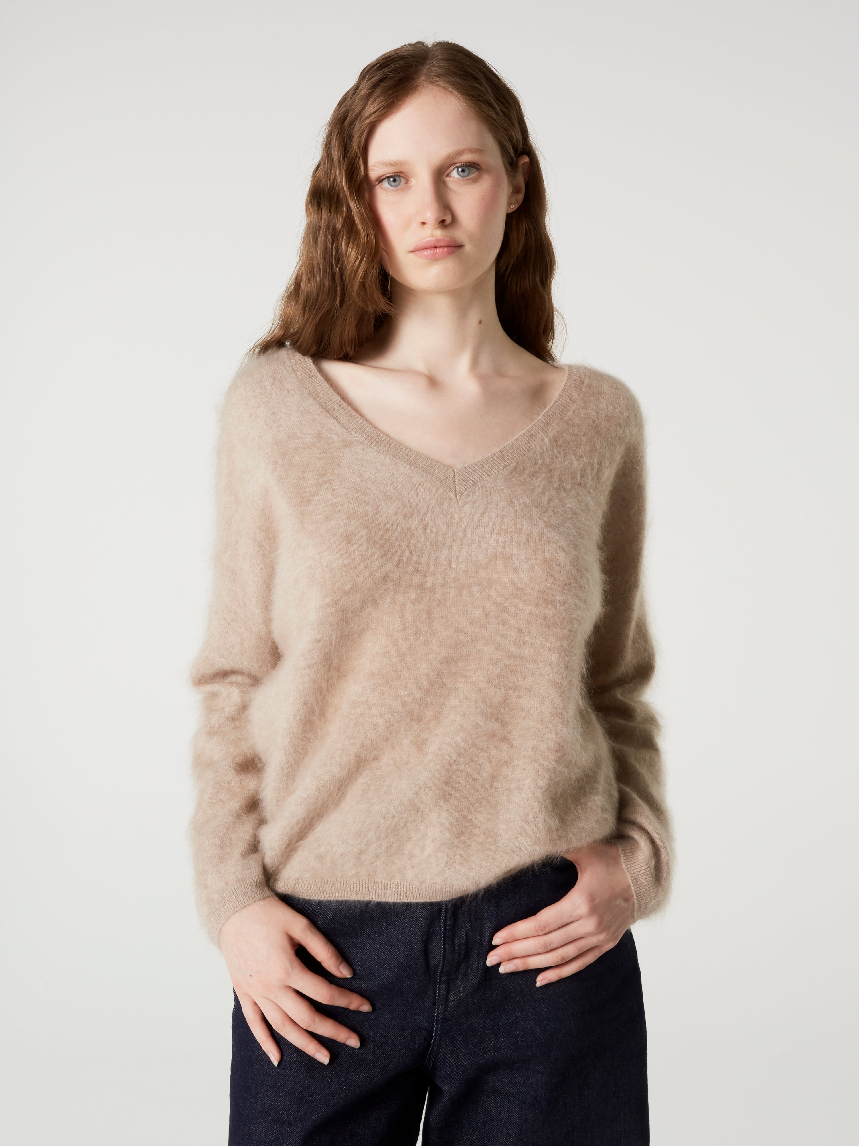 absolut-soeli-oversize-pullover-mit-v-ausschnitt-aus-geb-rstetem-kaschmir-f-r-da image 1