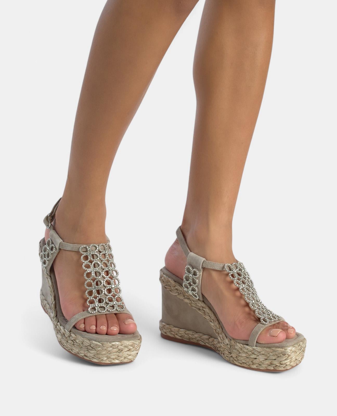 alma-en-pena-wedge-flowers-with-rhinestones-keilpantolette-braun-9-8-cm image 4