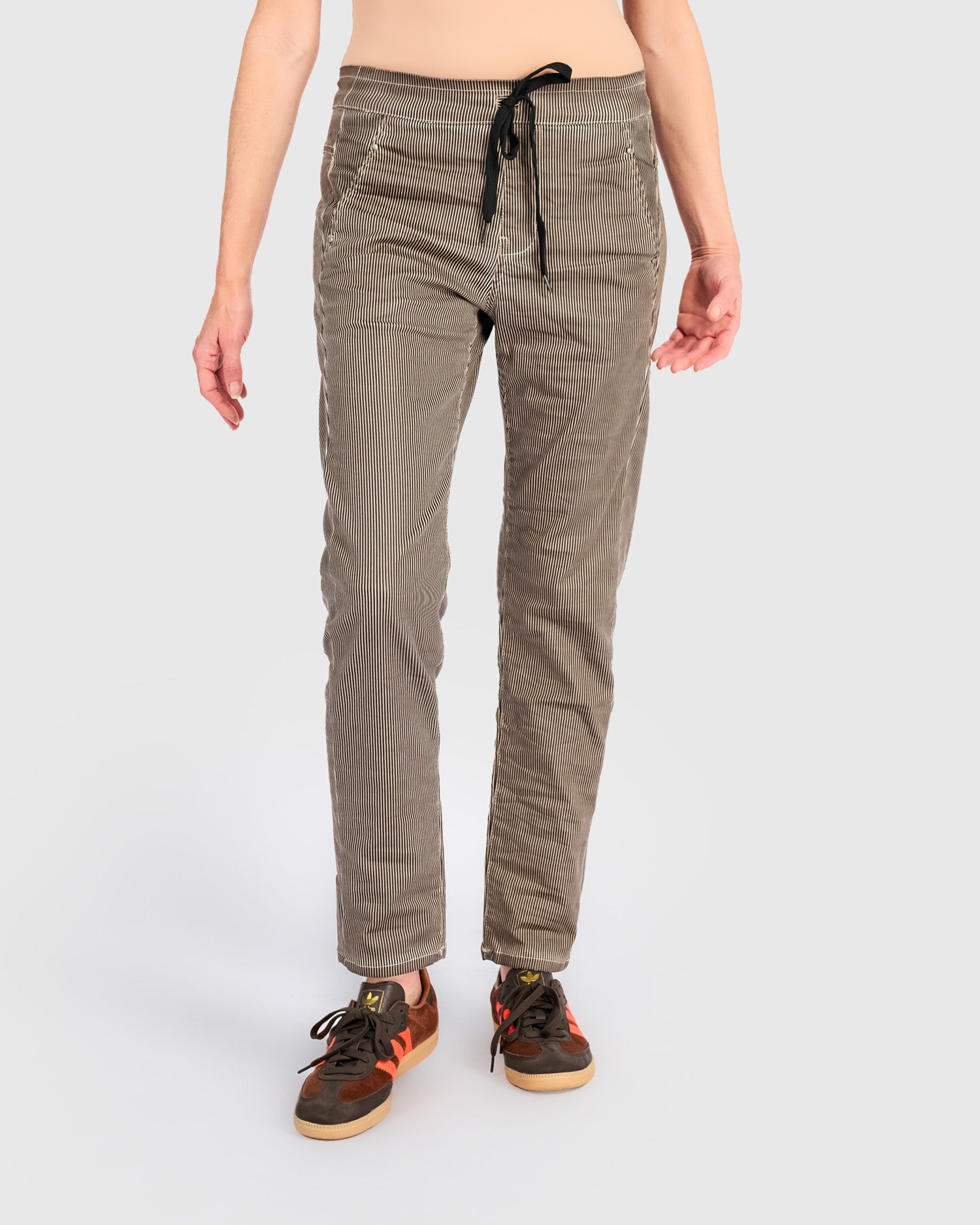 alembika-pinstripe-iconic-stretch-jeans-light-khaki image 1