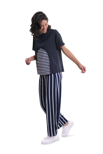 alembika-tekbika-herz-applikation-t-shirt-navy image 3
