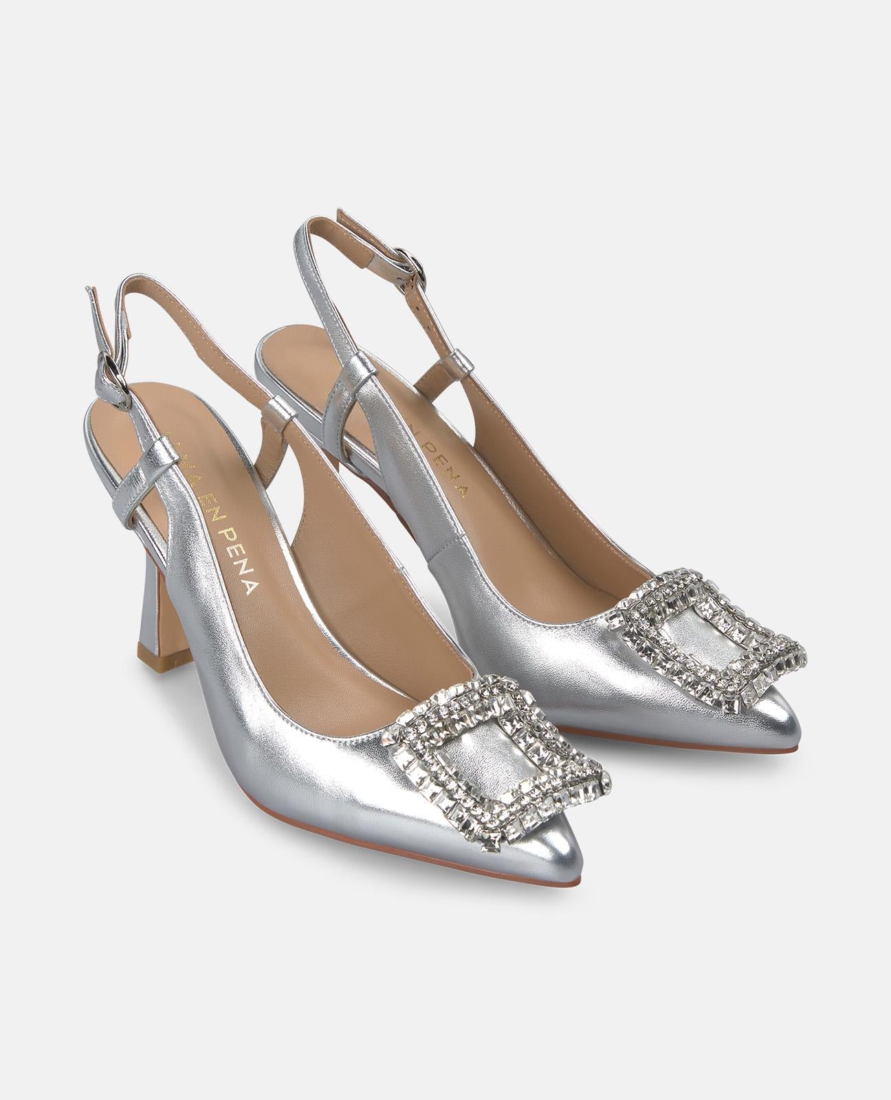 alma-en-pena-brooch-heel-shoe-stiletto-riemen-pumps-9-cm-in-silber image 2