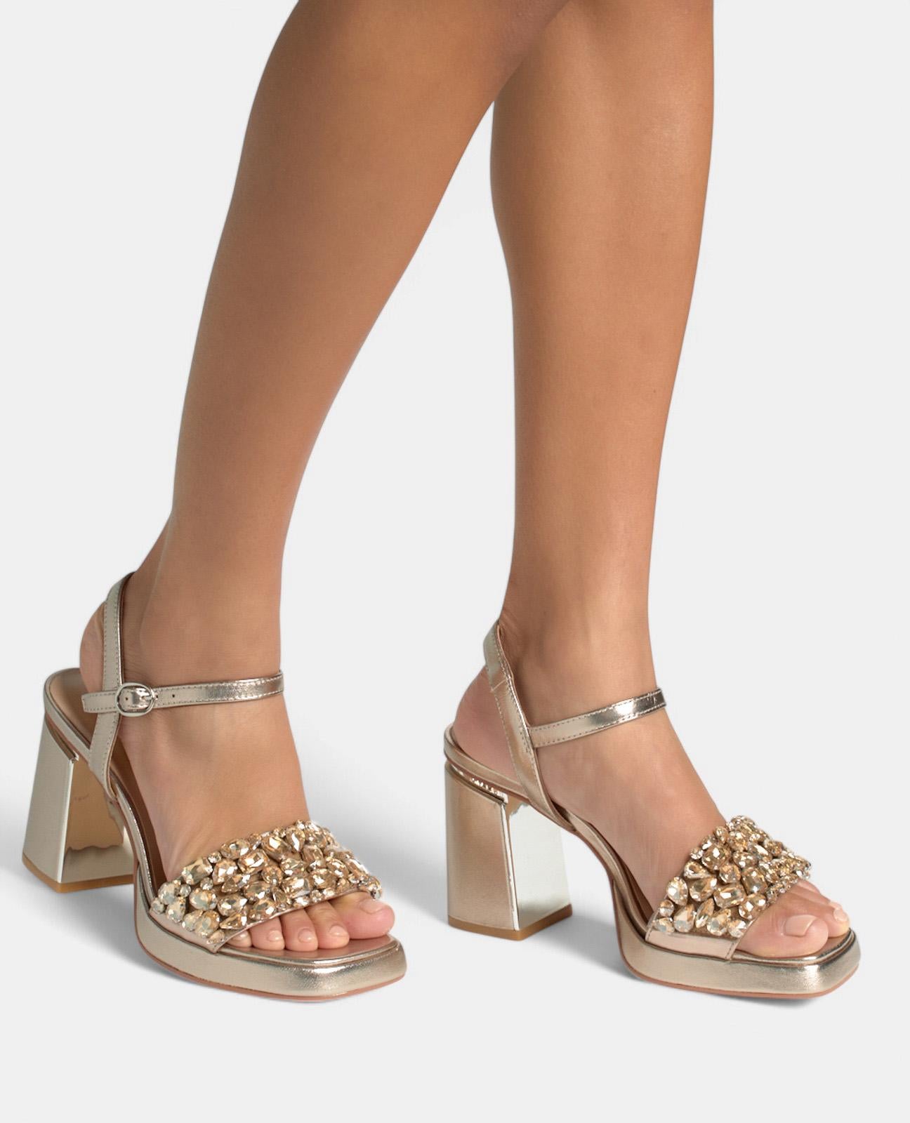 alma-en-pena-wide-strap-sandal-mit-strass-blockabsatz-8-5-cm-bronze image 4