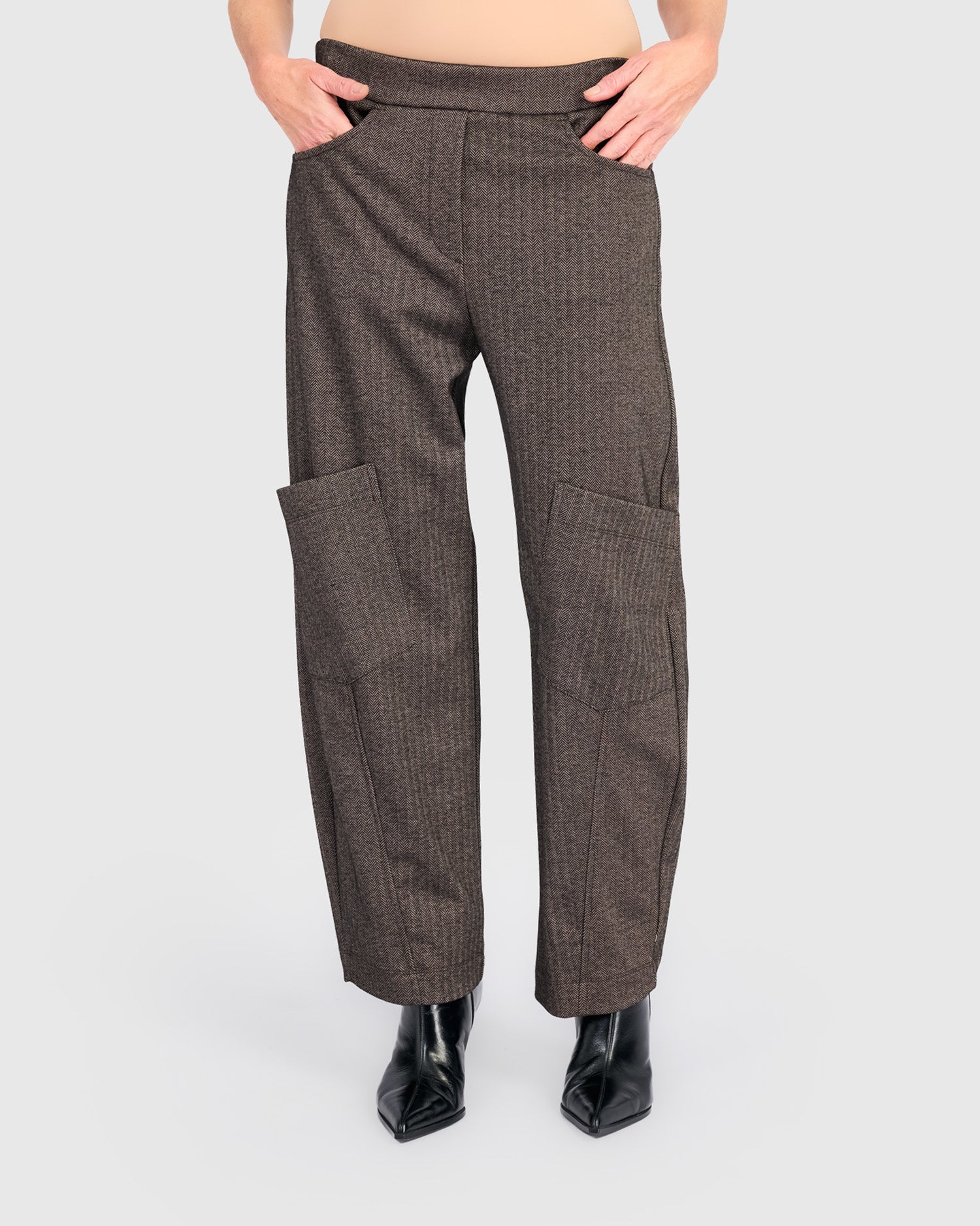 alembika-studio-pocket-herringbone-hose-taupe image 1