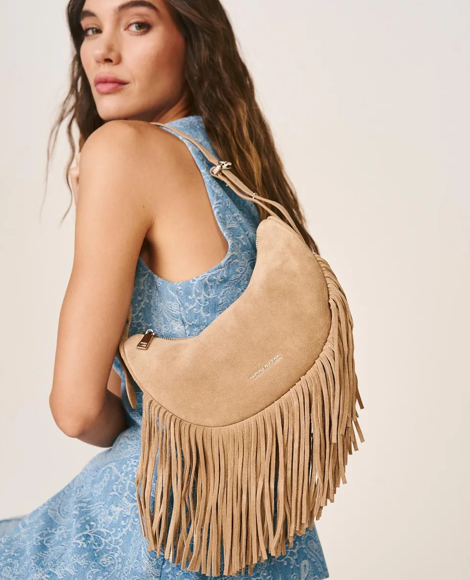alma-en-pena-tasche-halbmond-vison-wildleder-fransen image 1